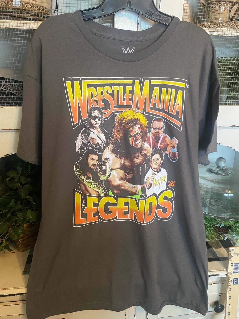 WWE WrestleMania Legends T-Shirt Size L Gray Graphic Tee